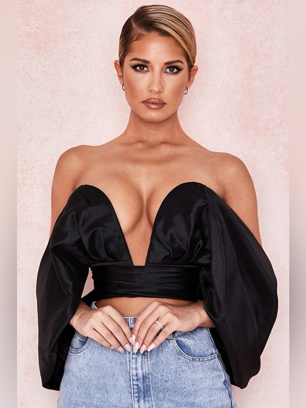 New House of CB ELISETTA
Black Satin Plunge Off Shoulder Bustier S